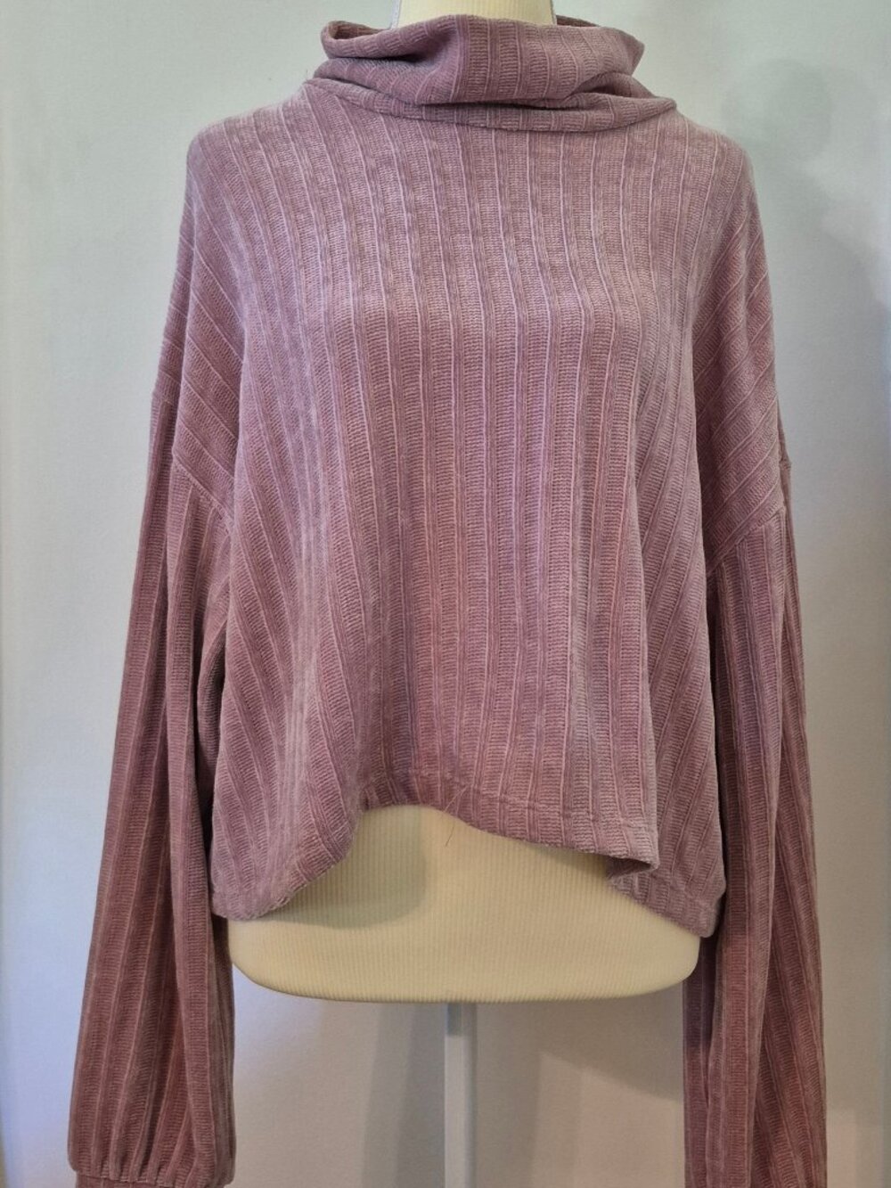 Altar'd State Large Pink Turtle Neck Sweater Cuffed Sleeve Cozycore Soft Girl